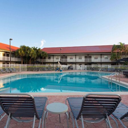 La Quinta Inn By Wyndham Cocoa Beach-Port Canaveral Exteriér fotografie