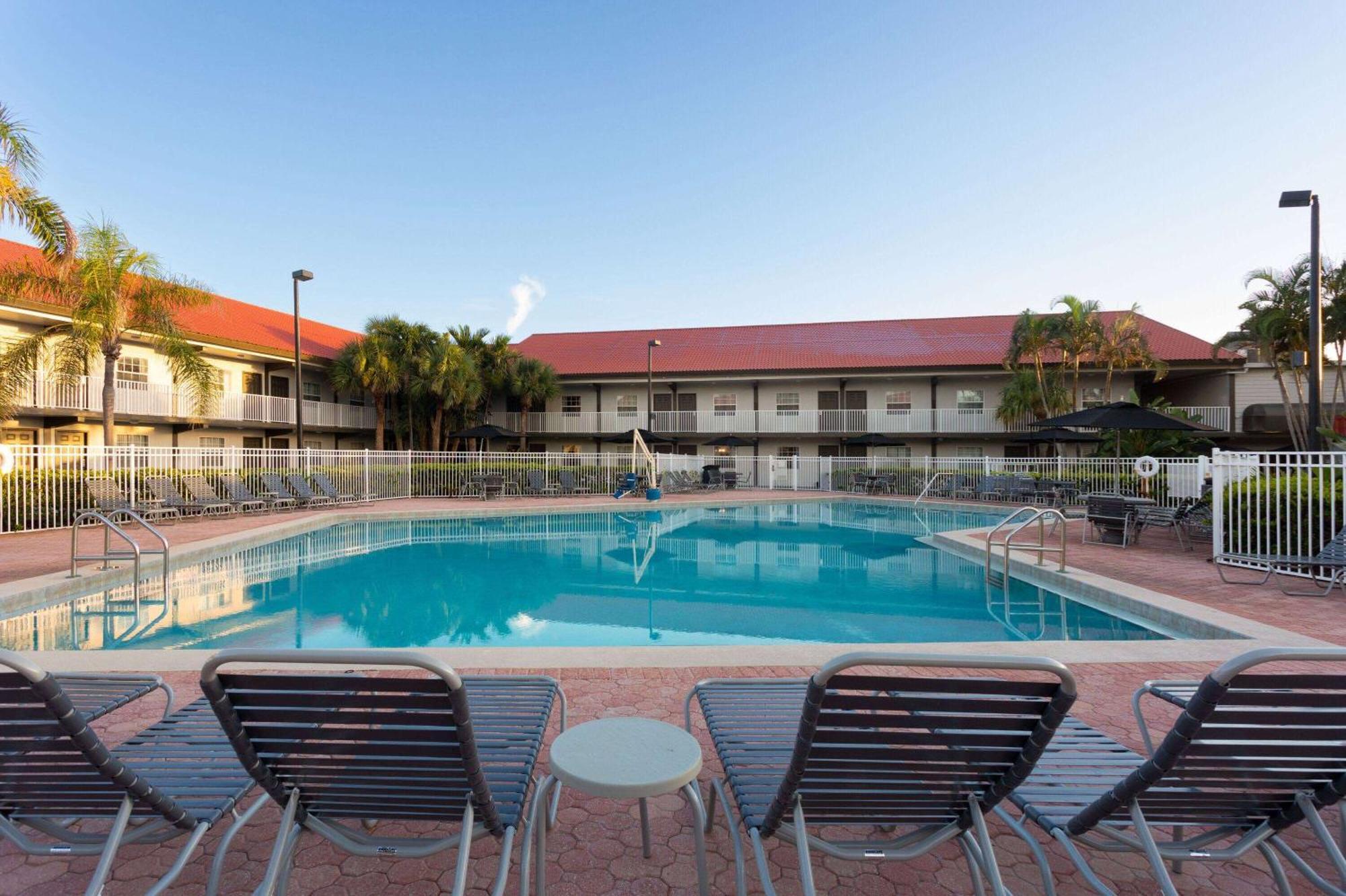 La Quinta Inn By Wyndham Cocoa Beach-Port Canaveral Exteriér fotografie