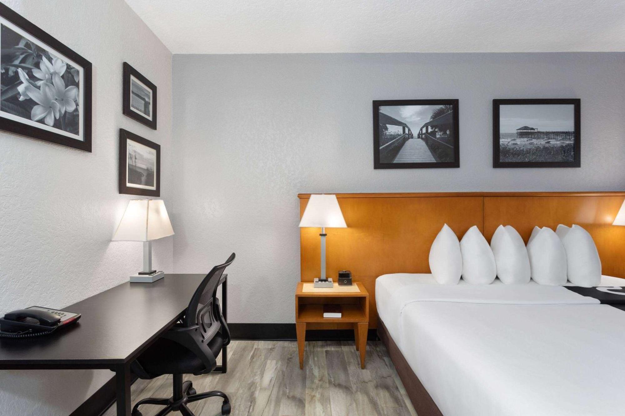 La Quinta Inn By Wyndham Cocoa Beach-Port Canaveral Exteriér fotografie