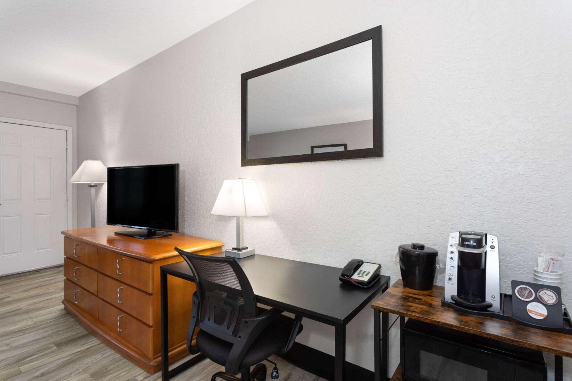 La Quinta Inn By Wyndham Cocoa Beach-Port Canaveral Exteriér fotografie