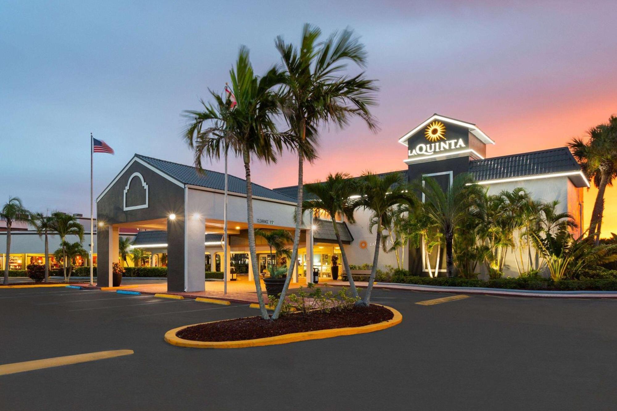 La Quinta Inn By Wyndham Cocoa Beach-Port Canaveral Exteriér fotografie