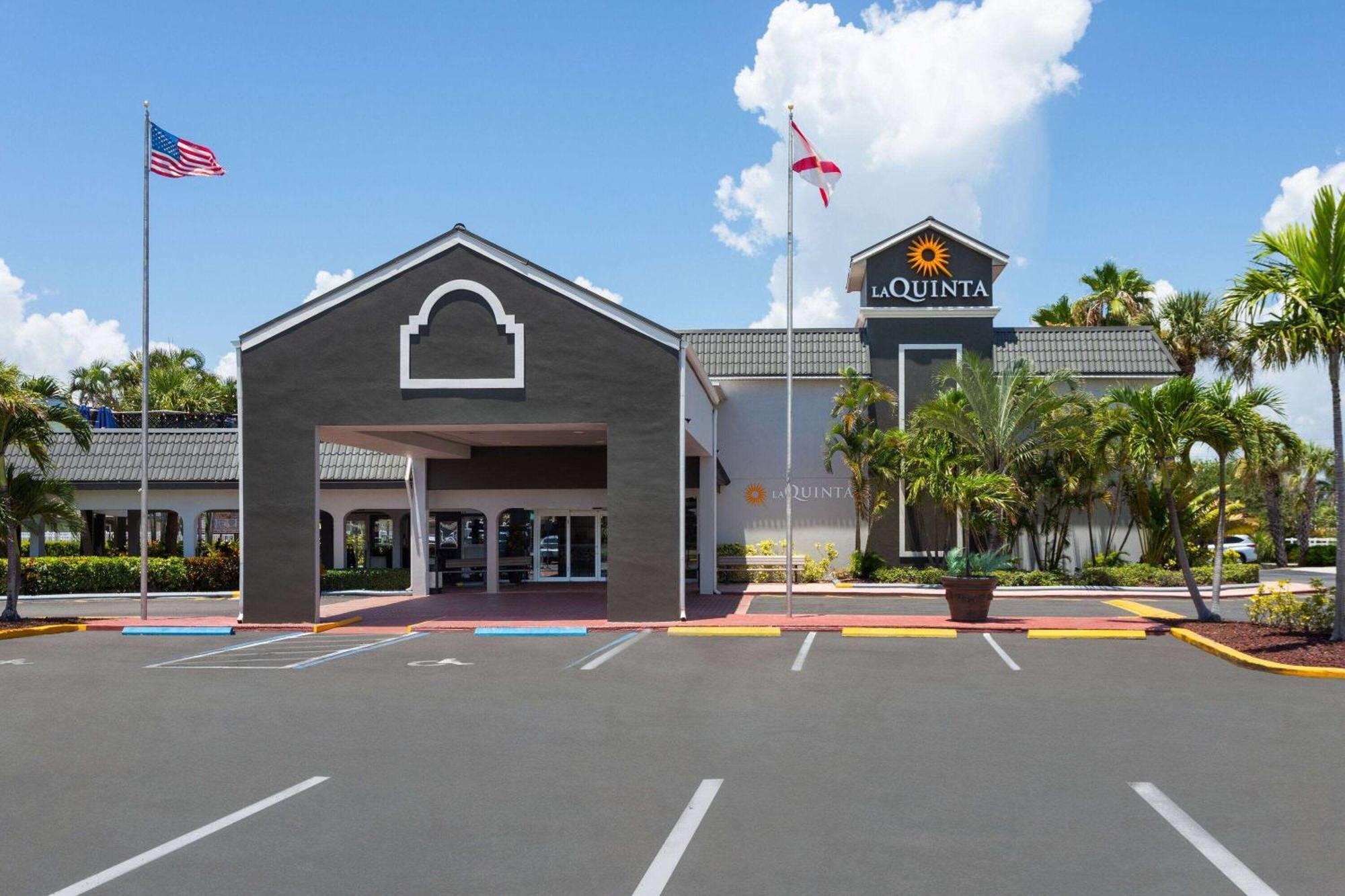 La Quinta Inn By Wyndham Cocoa Beach-Port Canaveral Exteriér fotografie